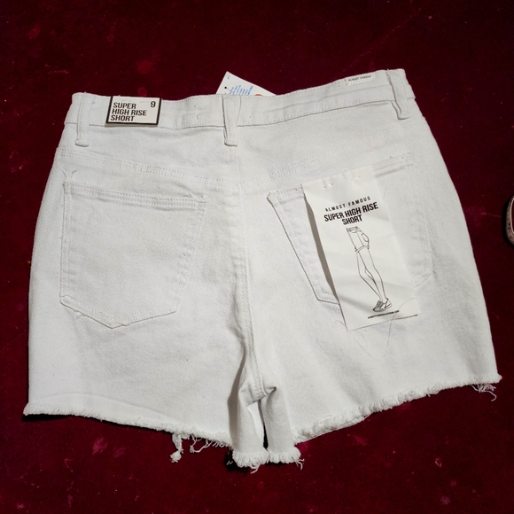 Almost Famous Super High-rise Distressed Jeans Shorts - Picture 8 of 8